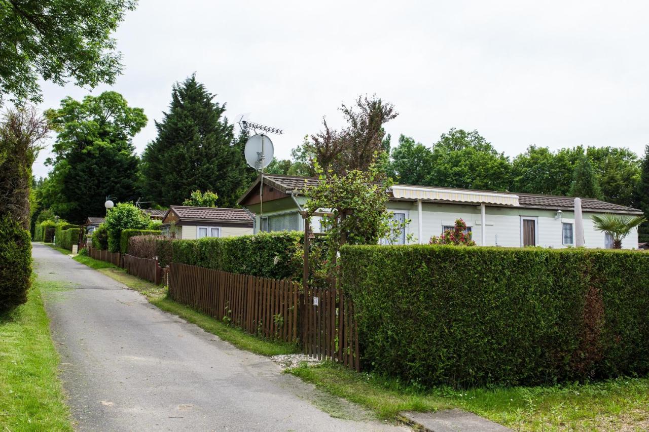 Camping Des Bondons Jouarre Esterno foto